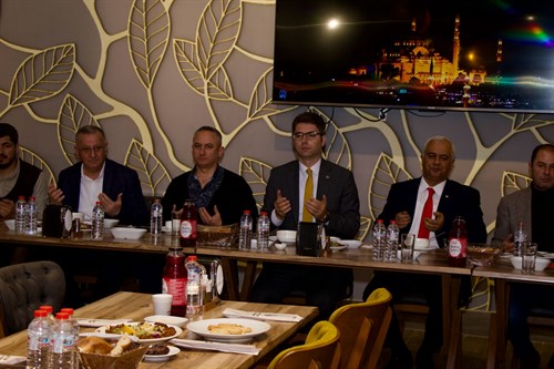 Kaymakamımız Sn. Murat KARALOĞLU, İlçemiz OSB’de bulunan Özel Marmara Koleji’nin düzenlediği iftar programına katıldı.