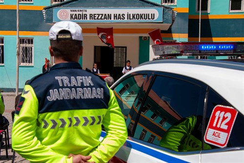 Erciş İlçe Jandarma Komutanlığı Trafik Ekipleri Tarafından Trafik Haftası dolayısıyla;